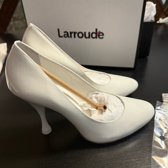 Larroude Shoes - Larroude white heels/pumps new in the box